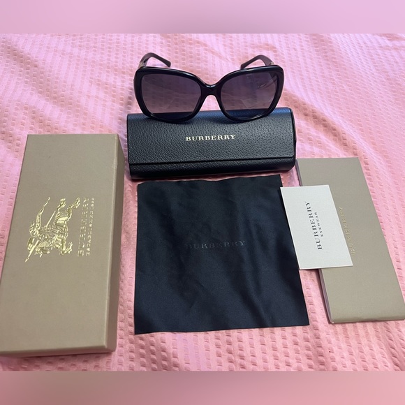 Burberry Sunglasses - Picture 2 of 13